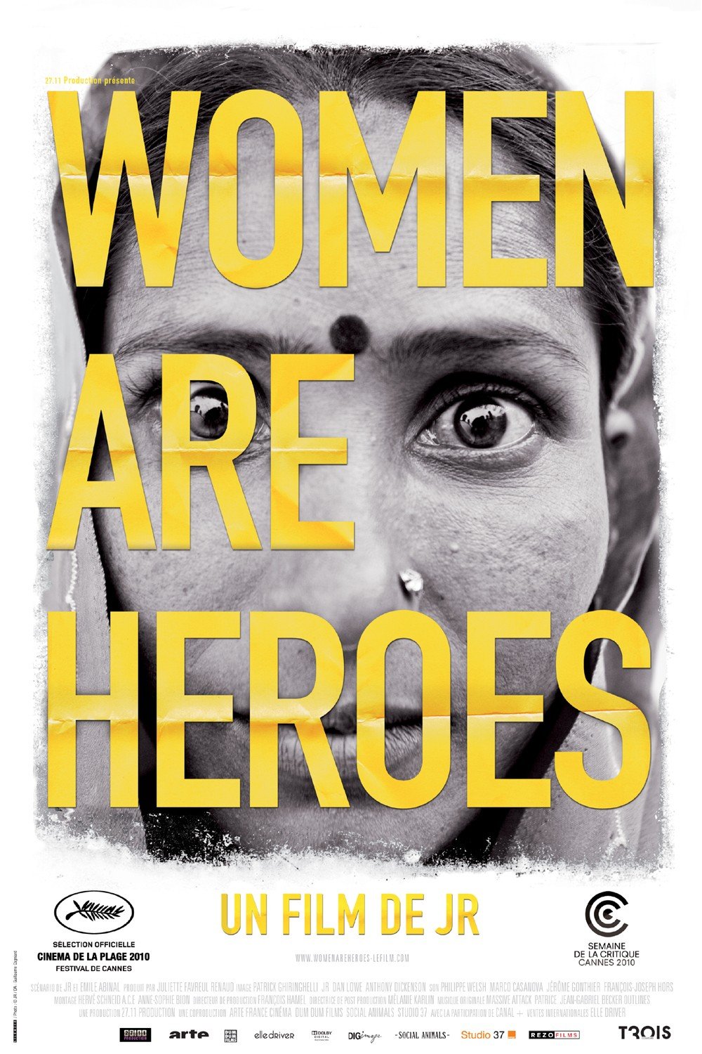 Extra Large Movie Poster Image for Women Are Heroes 