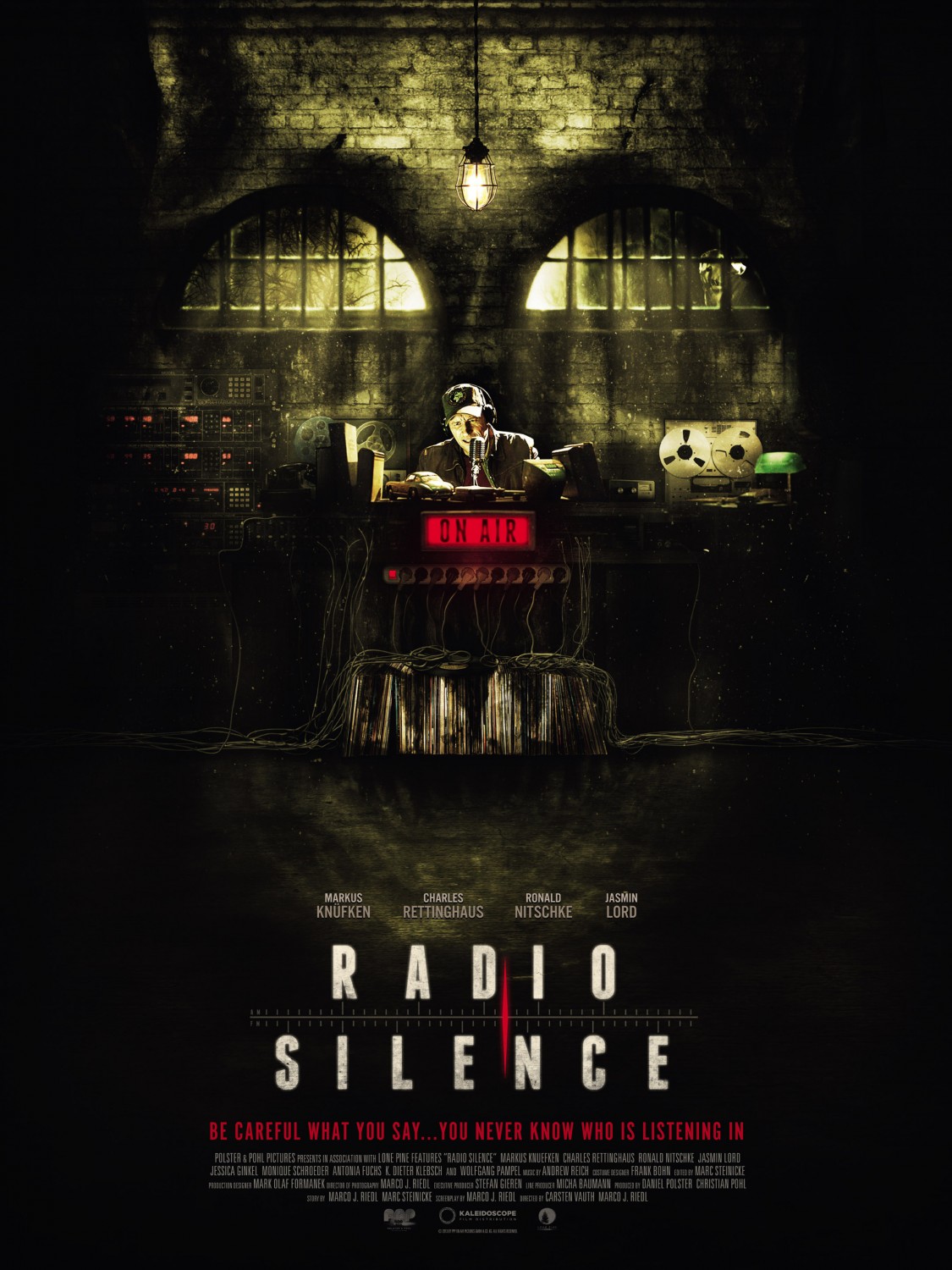 Extra Large Movie Poster Image for Radio Silence 