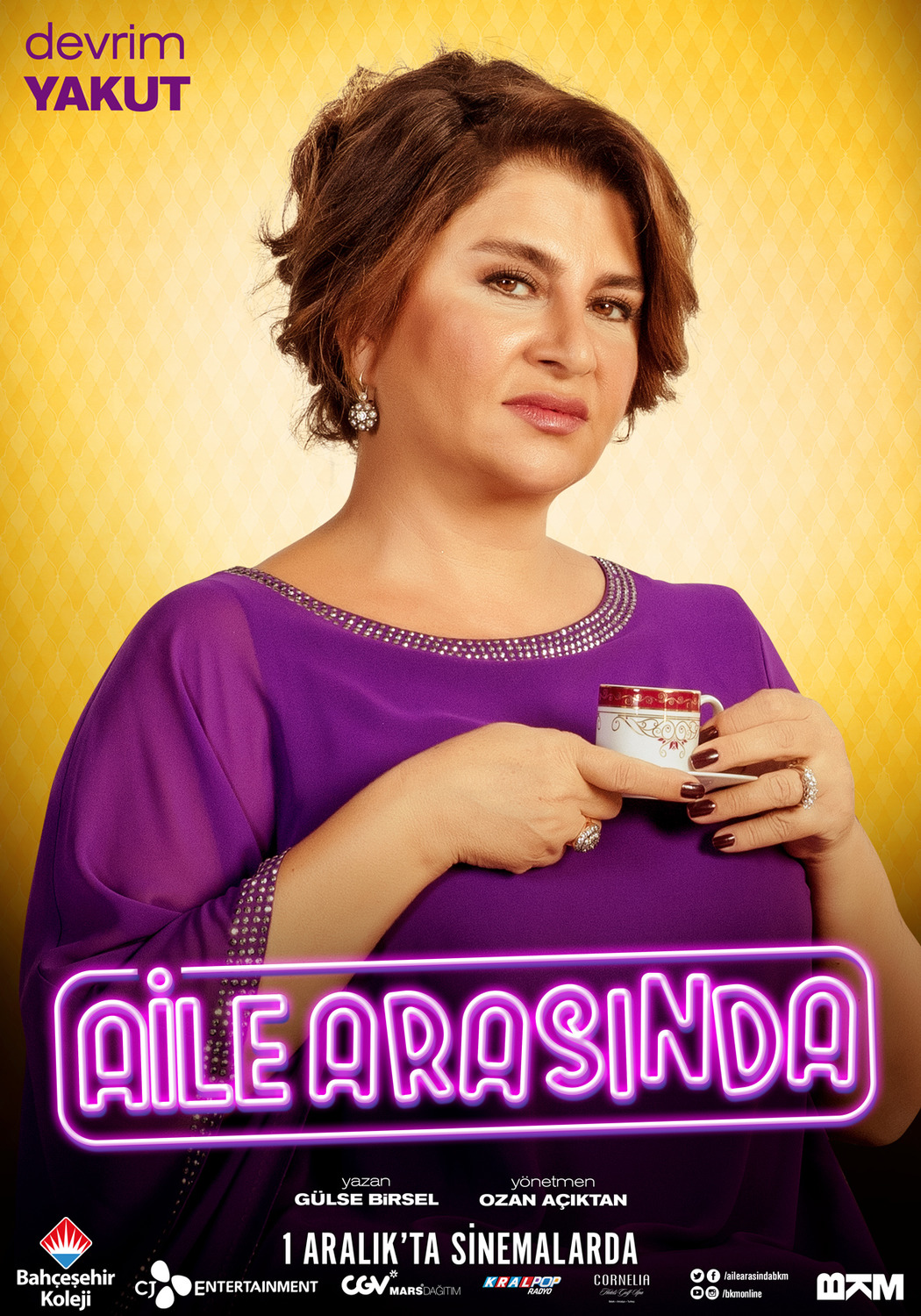 Extra Large Movie Poster Image for Aile Arasinda (#7 of 13)