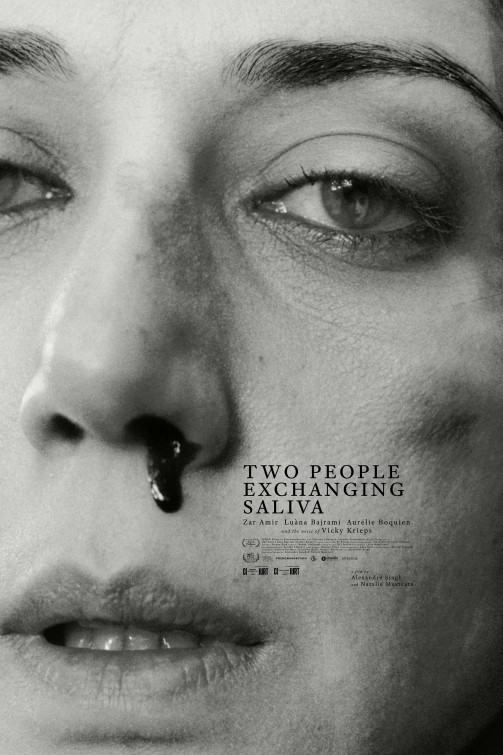 Deux personnes �changeant de la salive Short Film Poster